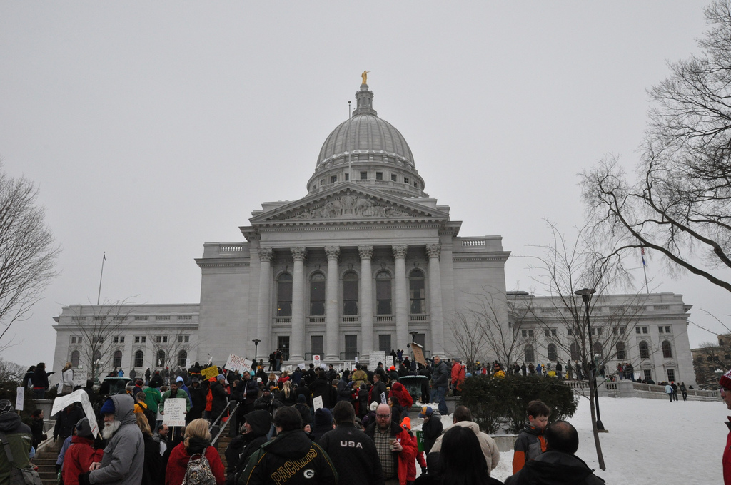 Economic Elites in the Driver’s Seat