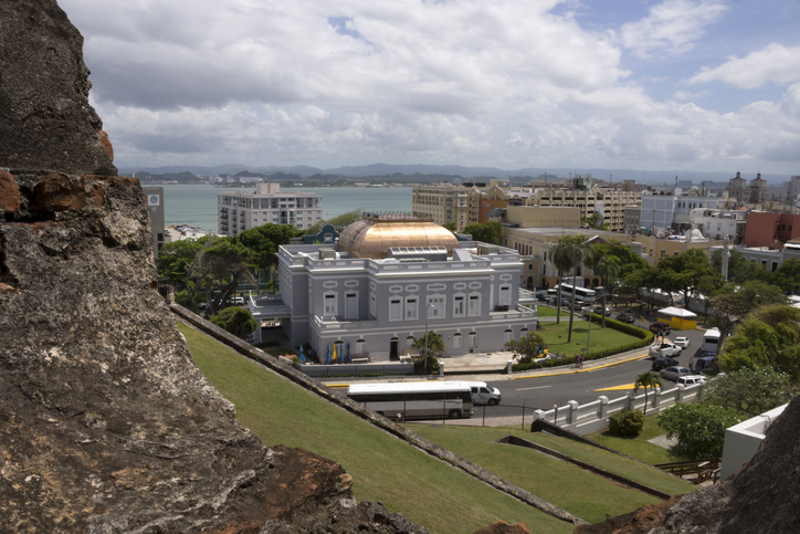 Default Risk Dangers: The Effect of Downgrades in Public Credit on the Economy